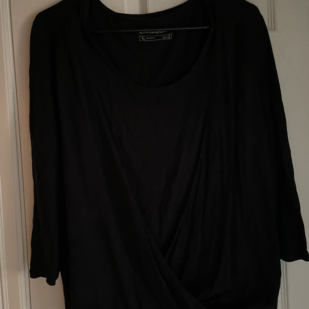 Eddie Bauer long sleeve twisted front T-shirt! Great with jeans!